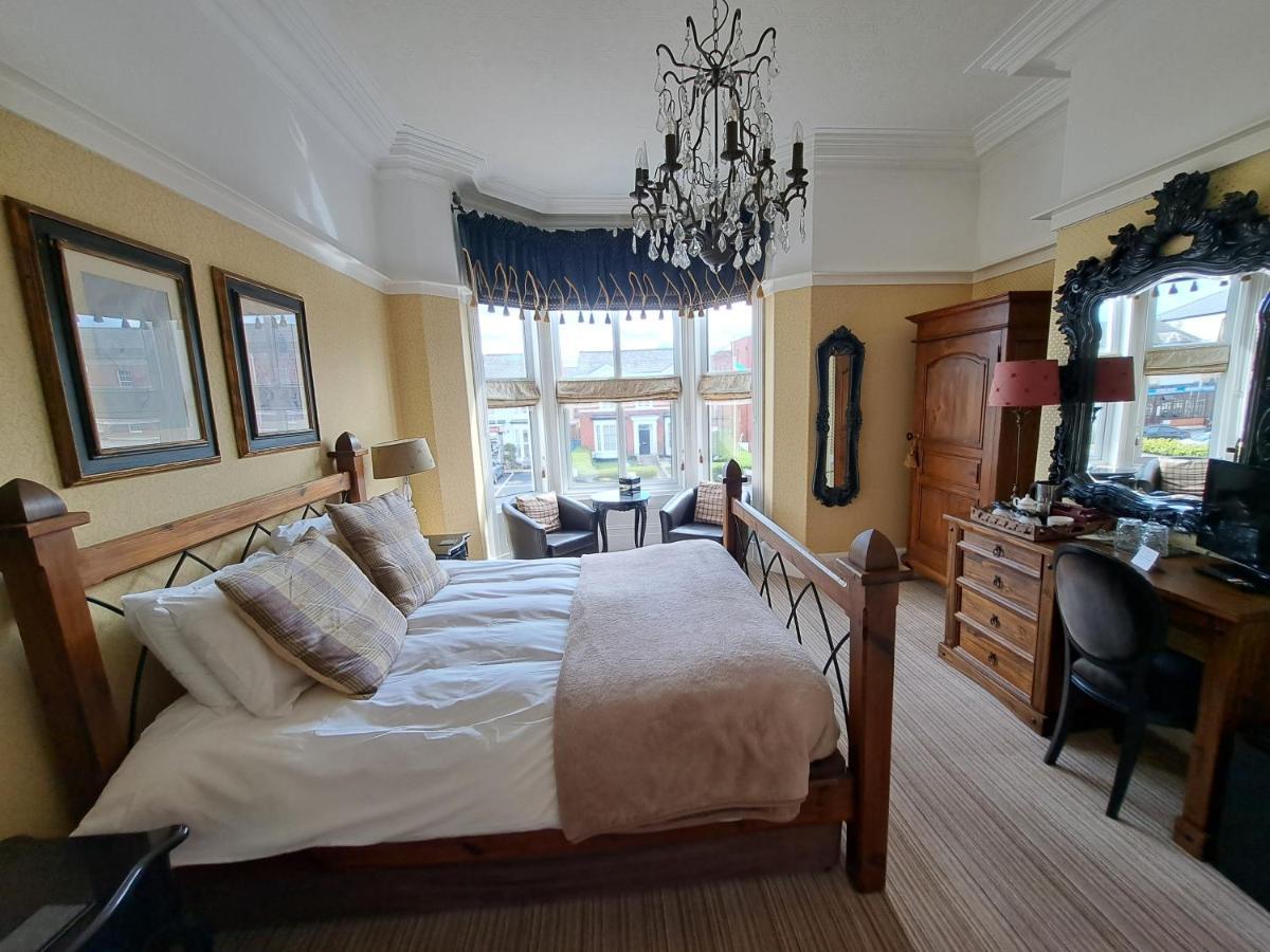 The Ambassador Townhouse Hotel Southport Ngoại thất bức ảnh